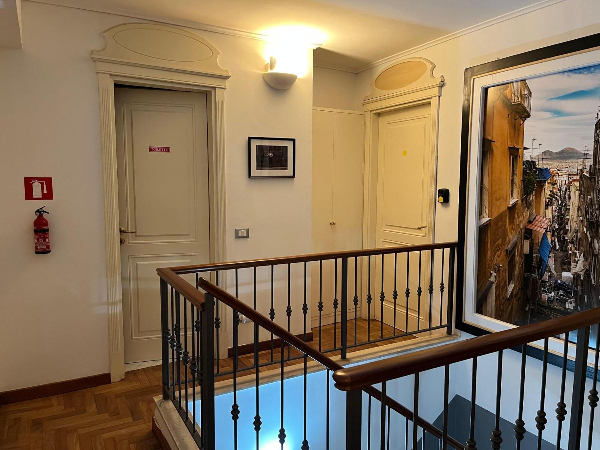 Palazzo Rota Guesthouse ナポリ エクステリア 写真